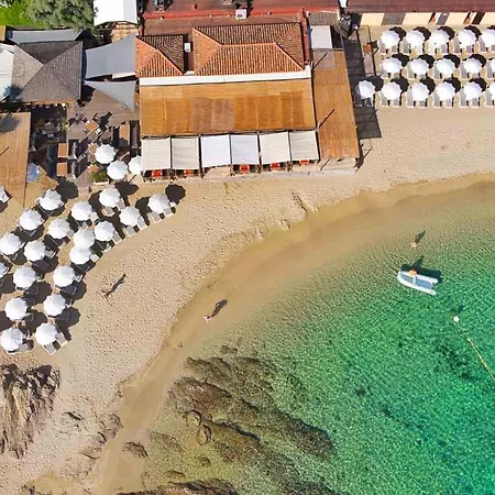 6 Pers à 30m De La *