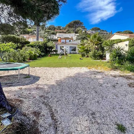 6 Pers A 30m De La *