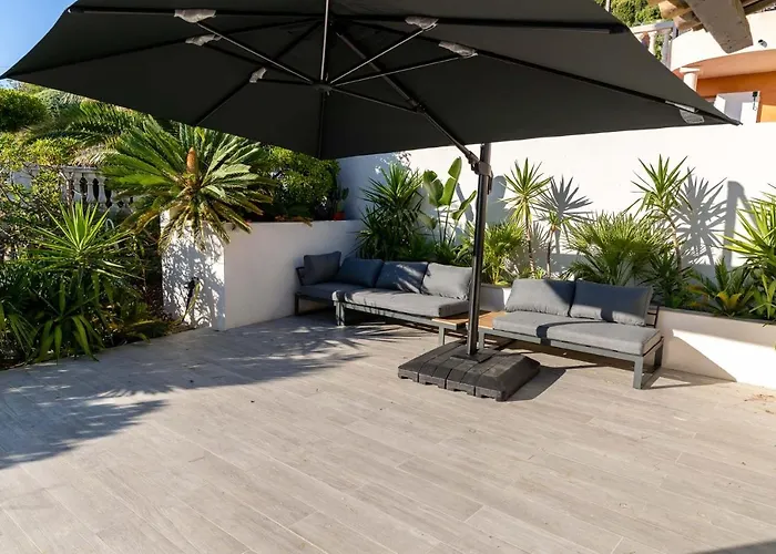 6 Pers à 30m De La *