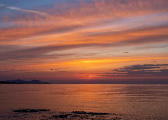 6 Pers à 30m De La *