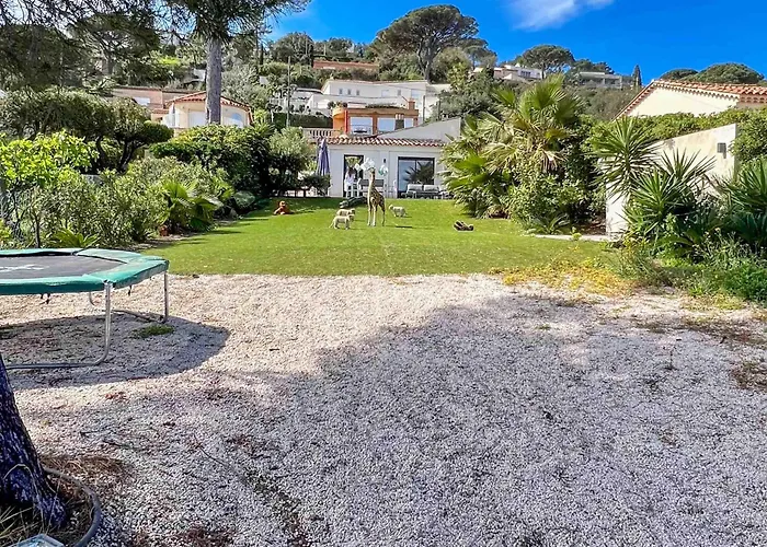 6 Pers à 30m De La *